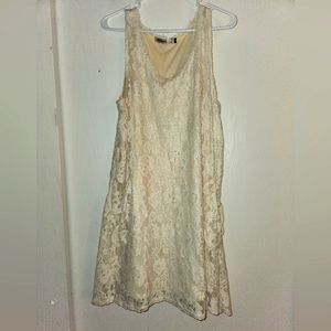 Comfy lace dress with pockets